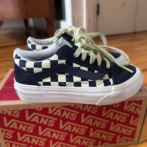 Vans kids size 11 old skool sneakers